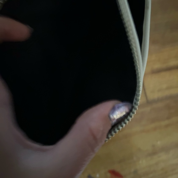 Small coach purse! - Picture 4 of 7